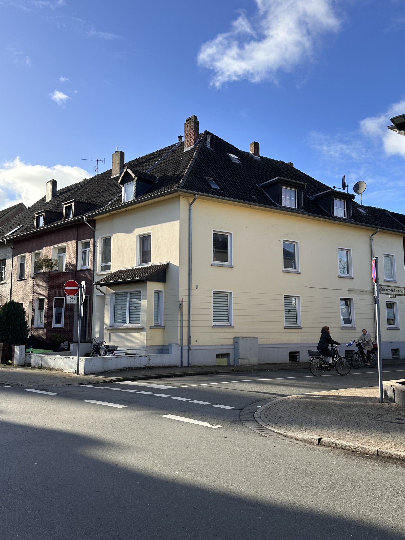 Erdgeschoss Wohnung Nähe Zentrum von BOH zu verkaufen