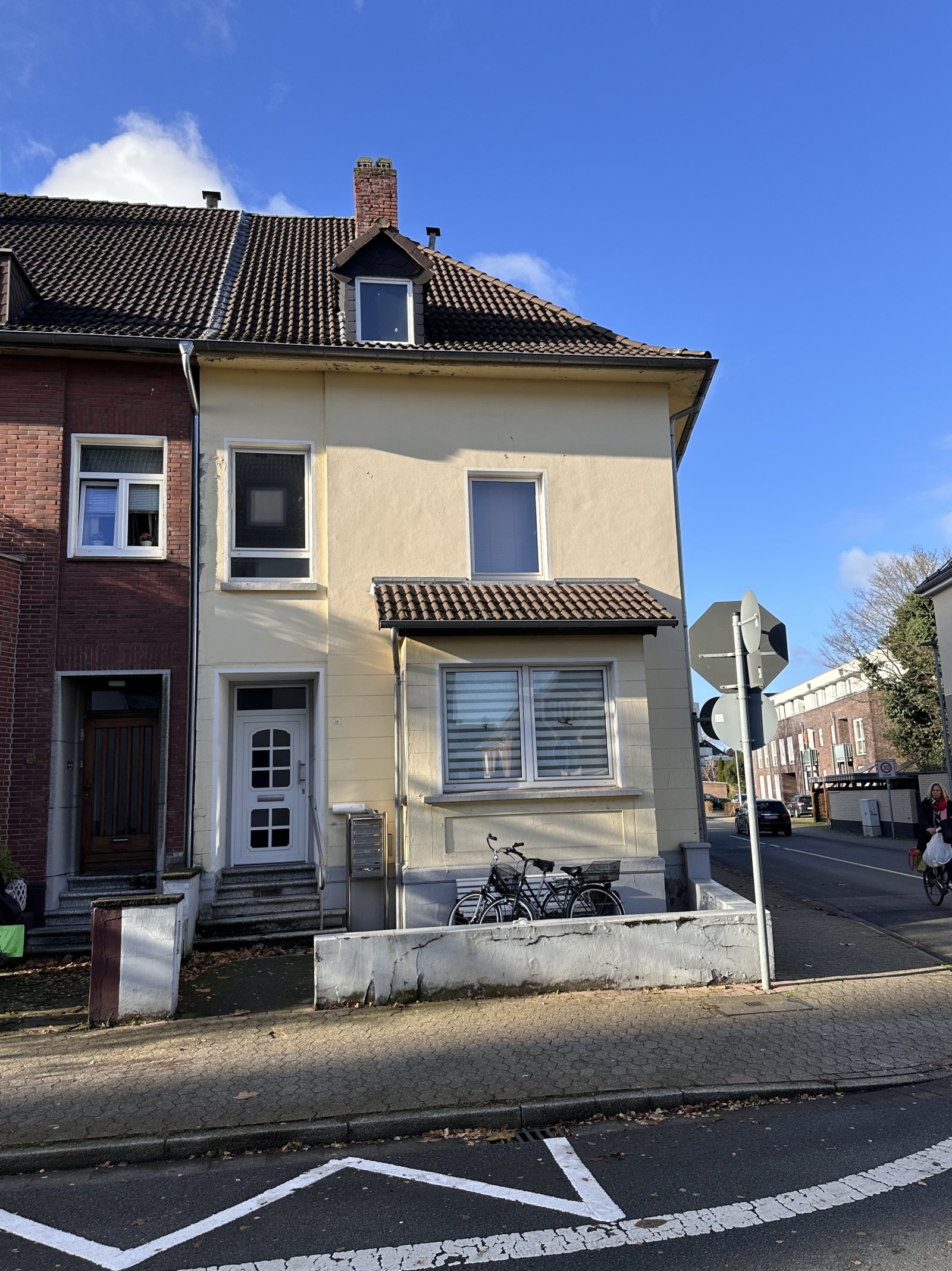 Erdgeschoss Wohnung Nähe Zentrum von BOH zu verkaufen