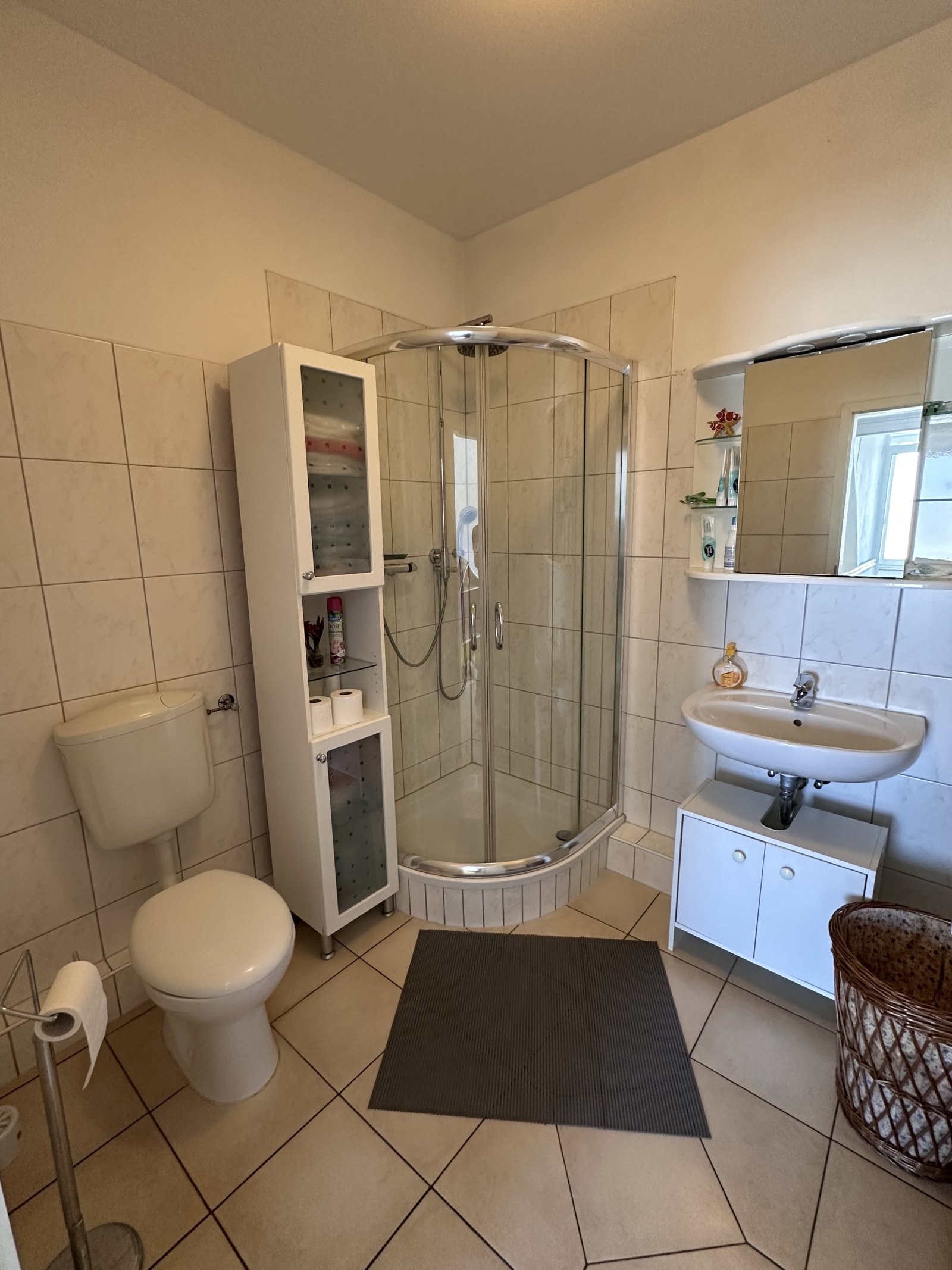 Badezimmer I. OG Badezimmer I. OG