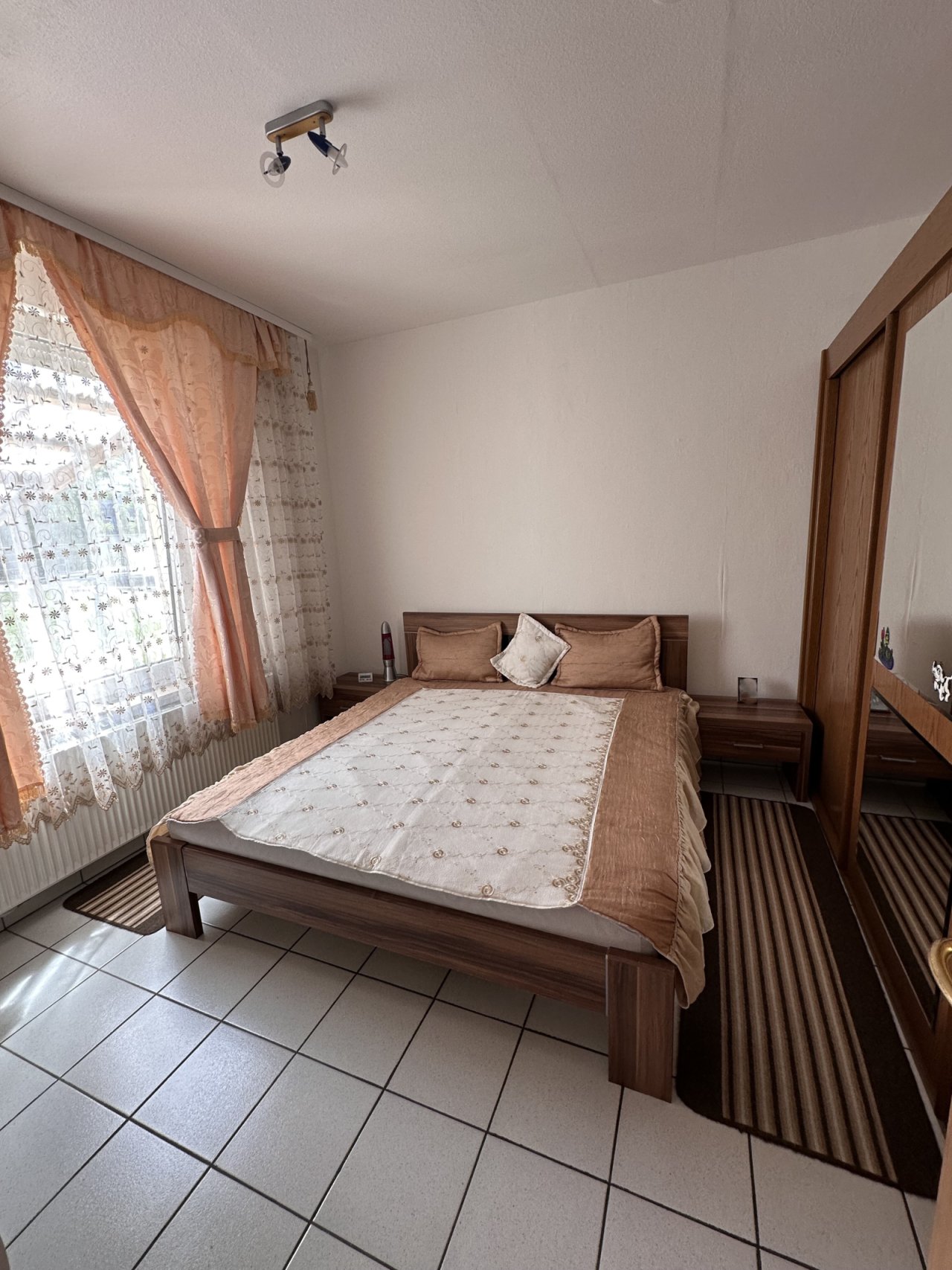 Schlafzimmer EG Schlafzimmer EG