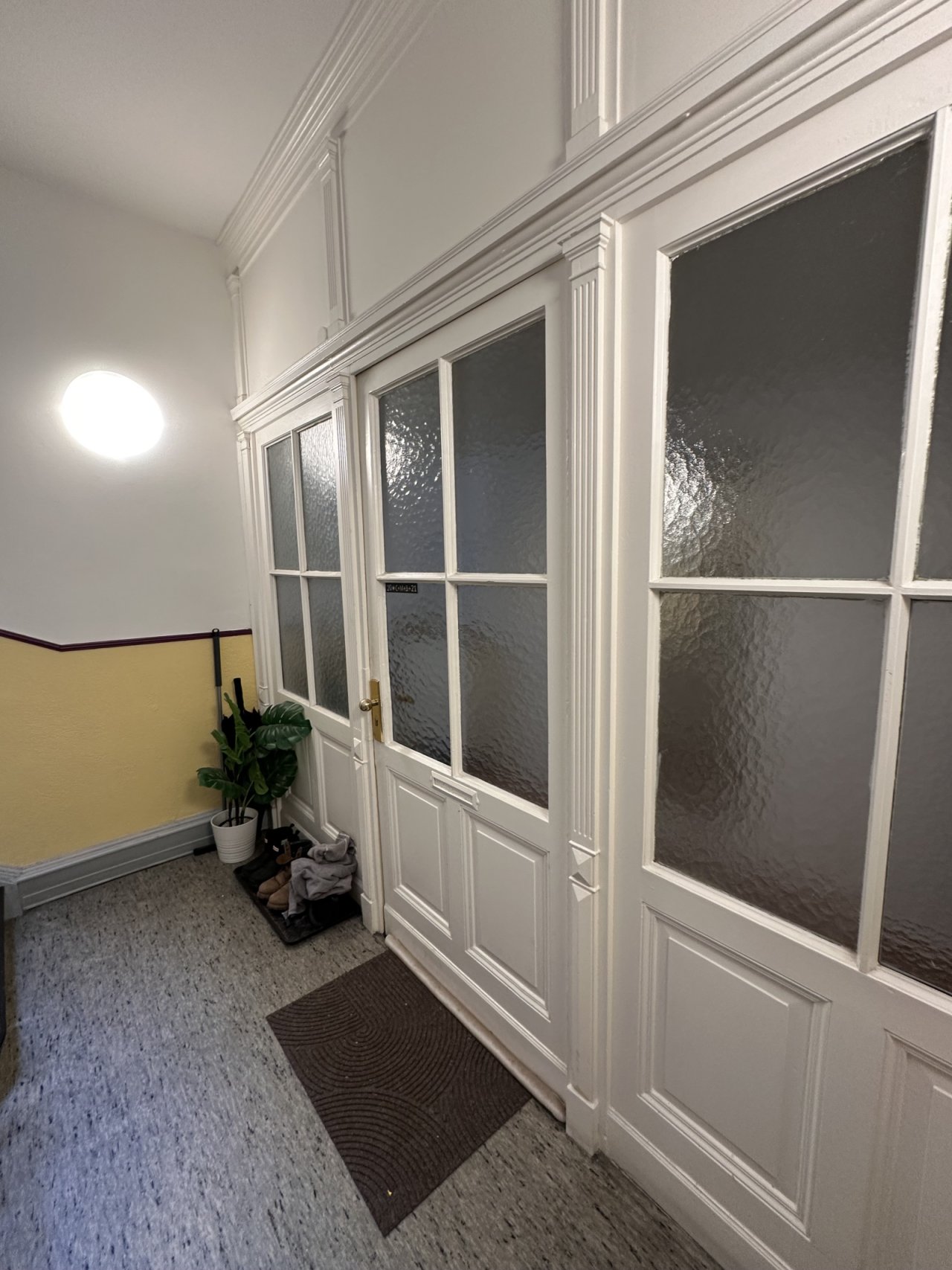 Eingangsbereich I. OG Vorderhaus